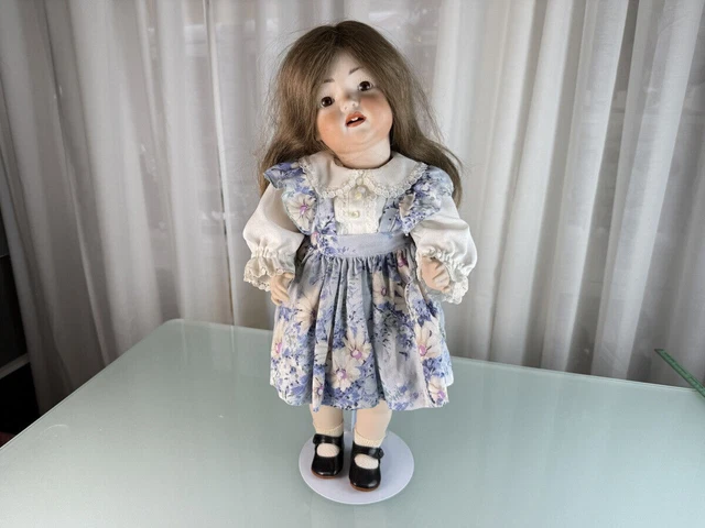 Poupée d'artiste collectionneur tête porcelaine 33 cm état voir photo