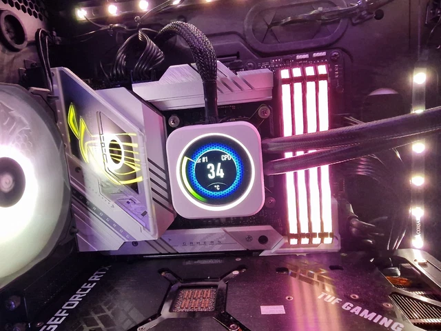 Corsair Vengeance RGB Pro 64 Go (4x16 Go) DDR4 3200 MHz C16 – Mémoire RAM Occasion