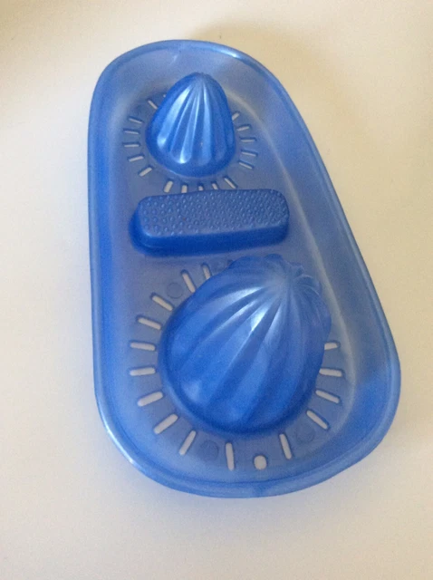 Vintage Handheld Blue Plastic Handheld Double Juicer  Lemon Lime Orange VGC