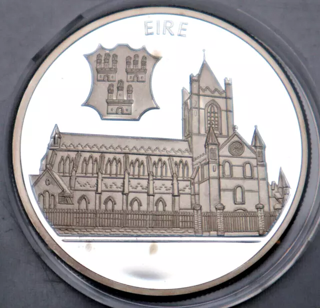 IRLAND: 10 Euro 1996: KATHEDRALE VON DUBLIN, 20 g 999 SILBER, 40 mm, PP, S44