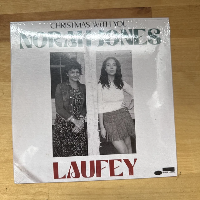 NORAH JONES & Laufey - Christmas With You - 7