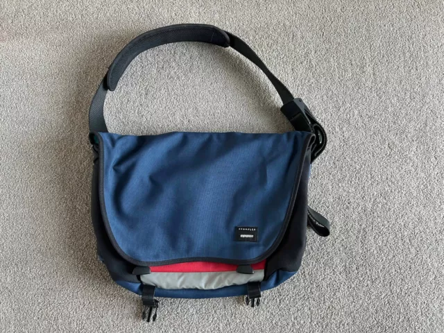 Crumpler 15" Laptop Messenger Bag: "The Considerable Embarrassment"