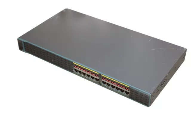 Cisco WS-C2960-24-S 10/100Mbps 24-Ports Commutateur Managed