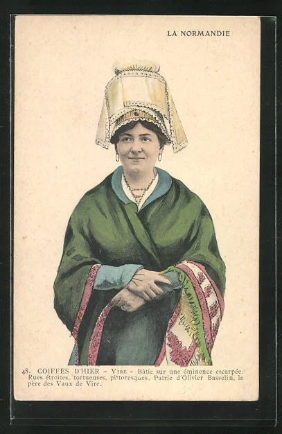 CPA La Normandie, Coiffes d´hier, femme en costume typique