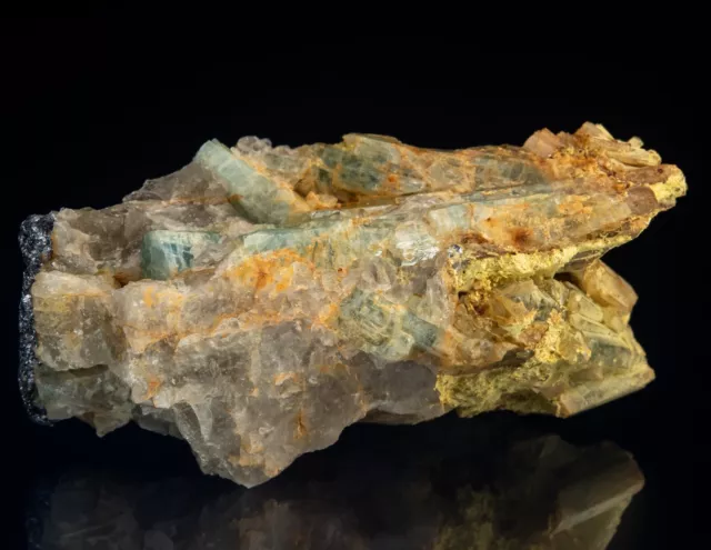 Ferrimolybdite and Molybdenite on Quartz and Beryl Mt Antero, CO 0514-0060