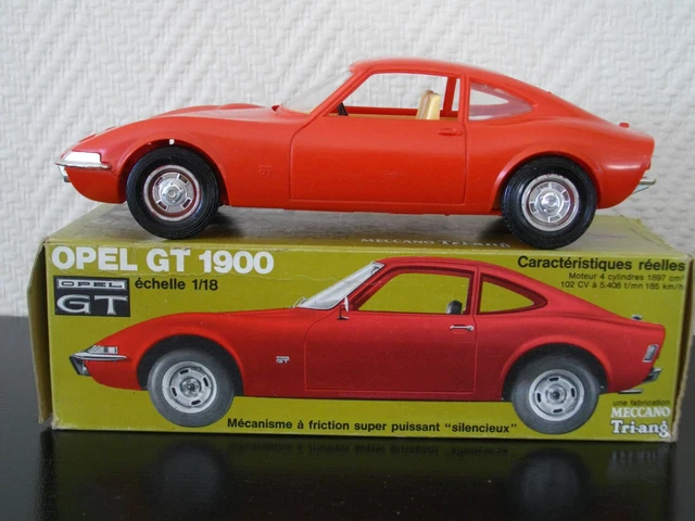 MECANO-TRIANG PLASTIQUE ANCIENNE PEUGEOT 504 A FRICTION