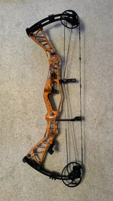 Hoyt Hyper Edge compound bow