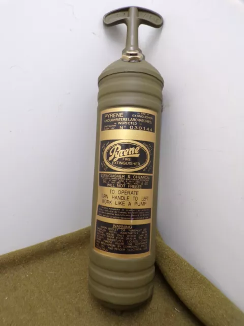 Pyrene Jeep DODGE GMC US WW2 Old Brass Fire Extinguisher Empty