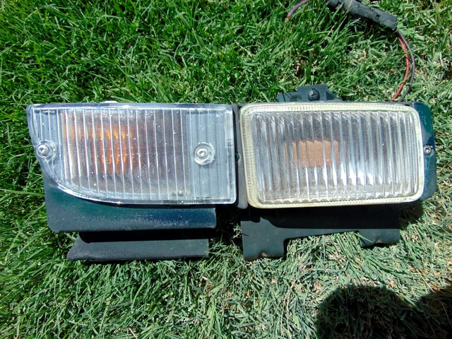 91-92 Pontiac Firebird Trans AM Turn Signal & Fog Light RH Passengers Tested OEM