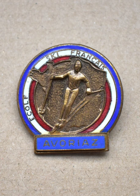 Insigne Broche Médaille de Ski AVORIAZ VILLAGE DES ENFANTS