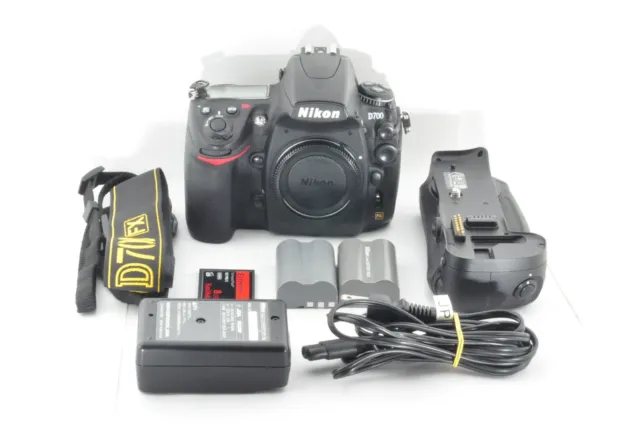 Only 28370 shots! Nikon D700 12.1 MP Black Digital SLR Camera w/ Battery Grip