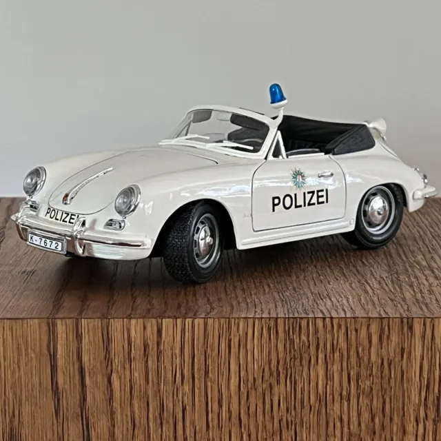 BBurago 1/18 Scale Diecast 3331 Porsche 356 Cabriolet 1964 Polizei Model Car
