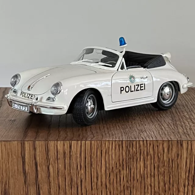 BBurago 1/18 Scale Diecast 3331 Porsche 356 Cabriolet 1964 Polizei Model Car