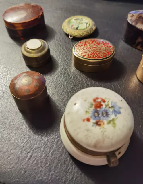 Lot de 15 piluliers/boites diverses matières, époque fin XIX/ début XXème 2