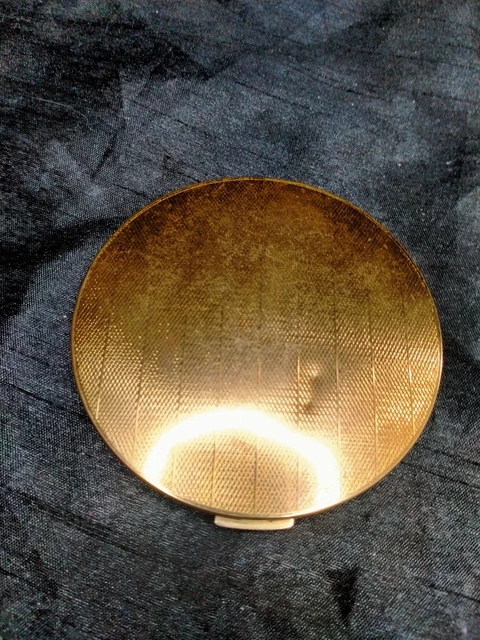 Vintage Stratton Compact Brass Engine Turned Pattern #144 In Good Condition.