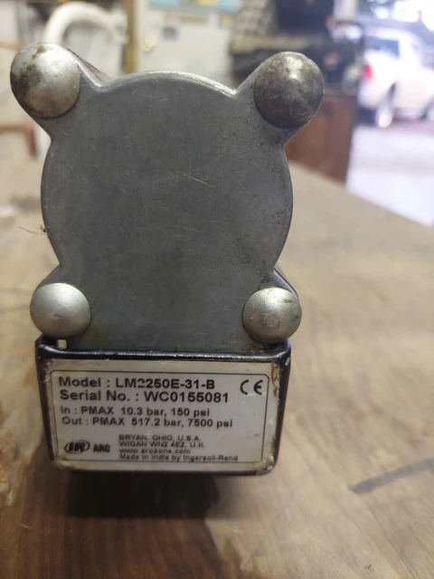 INGER-SOLL RAND ARO LM2250E-31-B  Grease Pump. NEW. FREE SHIPPING.