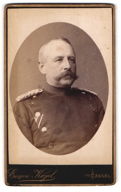 Fotografie Eugen Kegel, Cassel, Gr. Rosenstr. 5, Portrait hessischer Offizier i