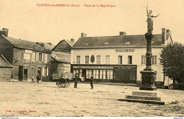 S8206 cpa 27 Fleury sur Andelle - Place de la République