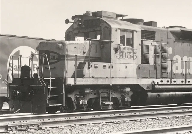 Atchison Topeka & Santa Fe Railway Railroad ATSF #3055 GP20u Electromotive Photo