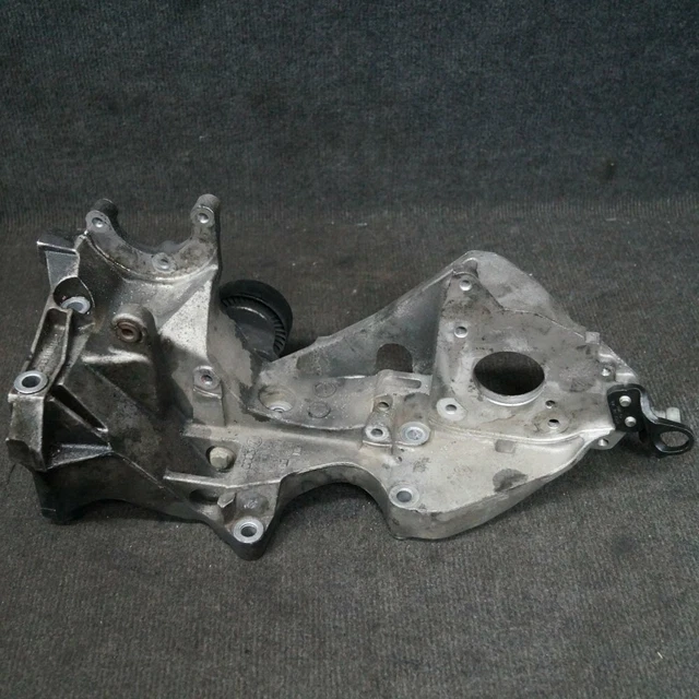 Support d'alternateur Audi A4 2.0TDI 103KW 03L903143H B7 2007