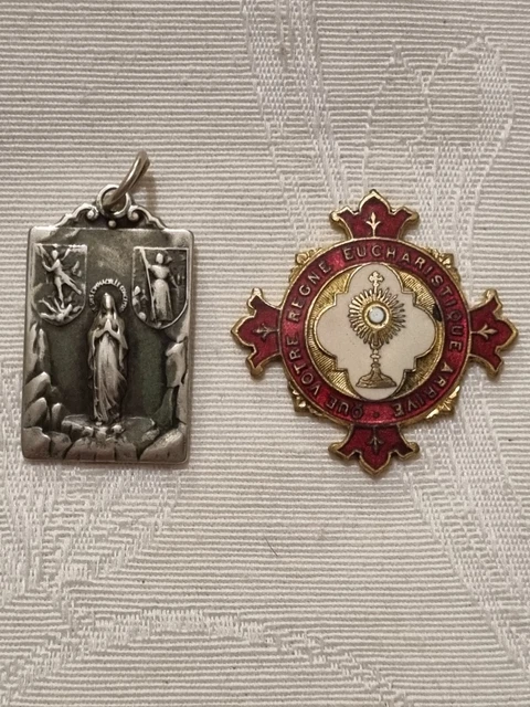 Lot 20 Anciennes Médailles Religieuses Vintage Des Années 1900 Lot 20 Anciennes Médailles Religieuses Vintage Des Années 1900