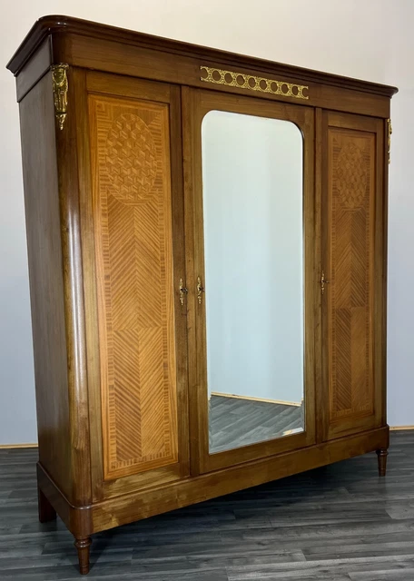 Impressive Antique French Armoire Wardrobe with mirror (LOT 2567)