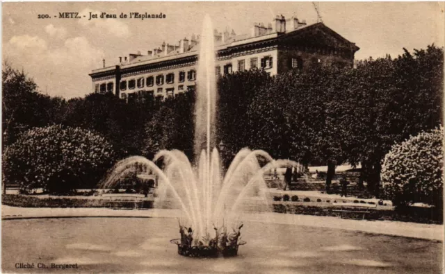 CPA AK METZ - Jet d'eau de l'Esplanade (454987)