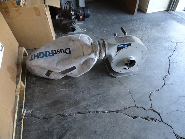 DELTA AP300 Shopmaster 3/4-HP 680 CFM Horizontal Bag Dust Collector