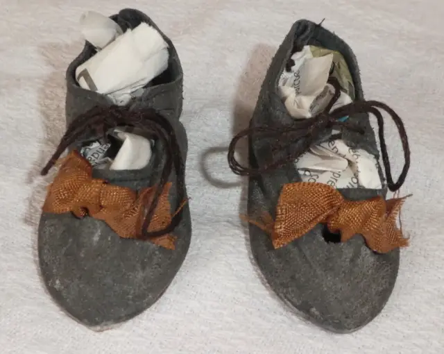 Ancienne paire de chaussures en cuir pour poupée ancienne JUMEAU DEP SFBJ (6)