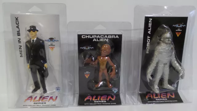Area 51 : Alien Series Set Of Figures, Robot Alien, Men In Black & Chupacabra
