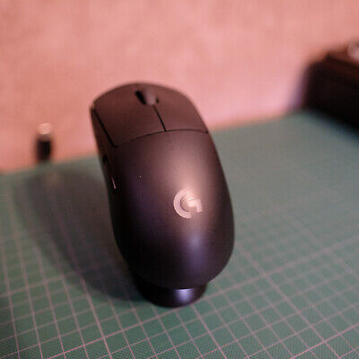 Logitech G Pro Wireless Gaming Mouse / Souris sans-fil avec base de rechargement
