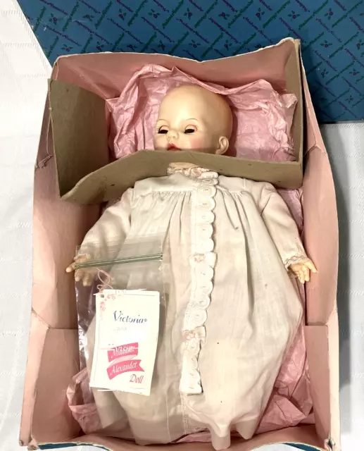Vtg 1975 Madame Alexander VICTORIA Baby Doll #3746 Original Box Crier Squeaks