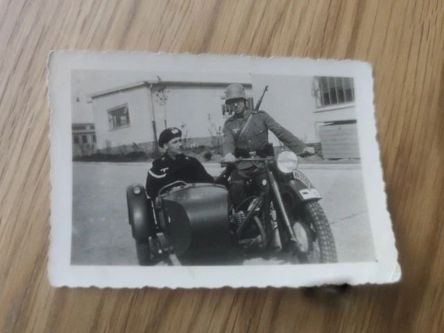 Wk2 foto wehrmacht Soldat Motorrad Krad Kradmelder Front Panzer Soldat Barett