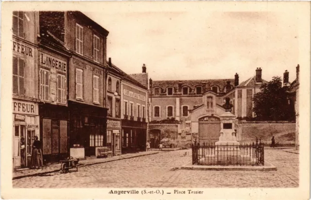 CPA ANGERVILLE - Place Tessier (359039)