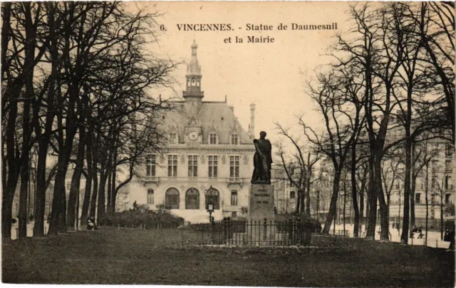 CPA Vincennes - Statue of Daumesnil and the Town Hall (275084)