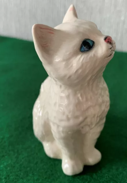 ROYAL DOULTON CAT PERSIAN KITTEN MODEL No. DA 128 WHITE GLOSS PERFECT 2