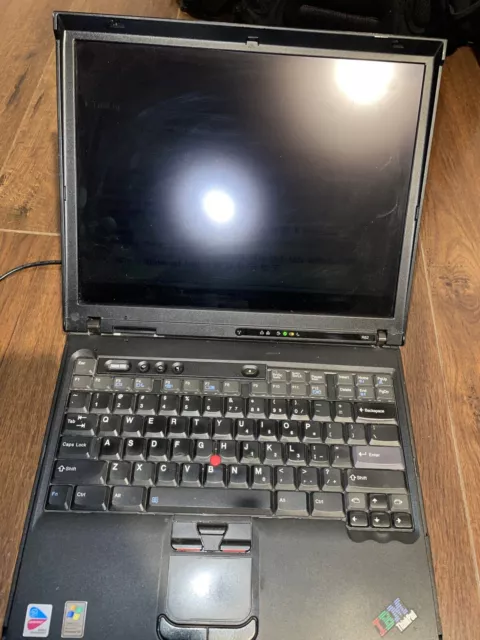 IBM ThinkPad R52 Pentium M 1.73GHz 2gb Ram. BROKEN BACKLIGHT AS IS FOR PARTS