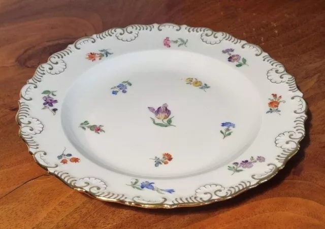 1 x Meissen Kuchenteller Porzellan antik, Muschelrand, Streublumen, Pfeifferzeit 3