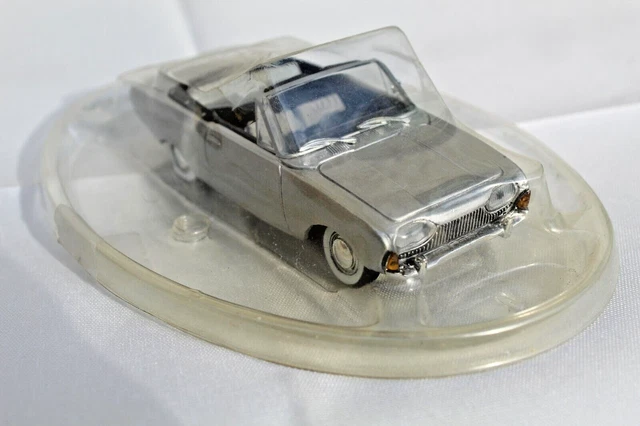 Modèle Réduit Solido 1/43 Ford Taunus 17M Cabriolet 1957 - Bicolore Vert - Neuf (réf 4575)