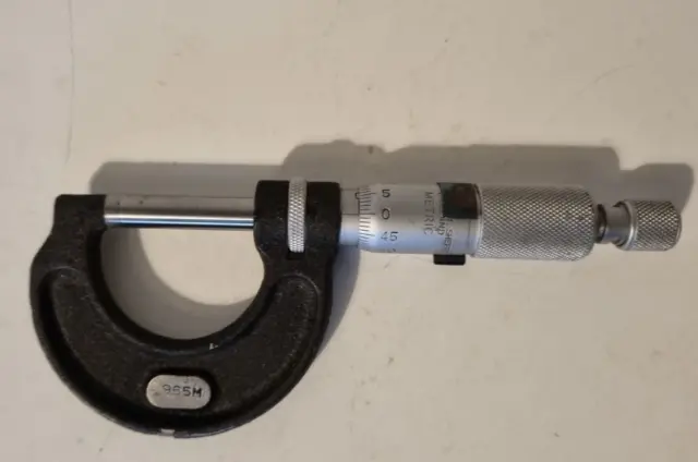 Moore and Wright No 965M 0-25mm Metric micrometer.