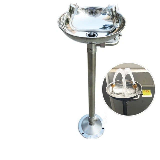 304 Lavaggio occhi verticale in acciaio inox con doppia testina spray aerata e parapolvere