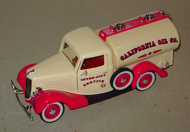 Ford V8 1936 citerne - 1/19e - Hachette Solido, © 2004 - Modèle réduit voiture