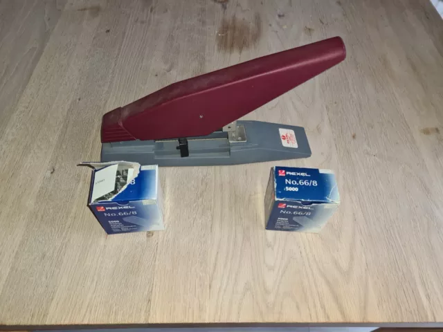 Rexel Vintage Giant Heavy Duty  Stapler In Good Condition with Staples