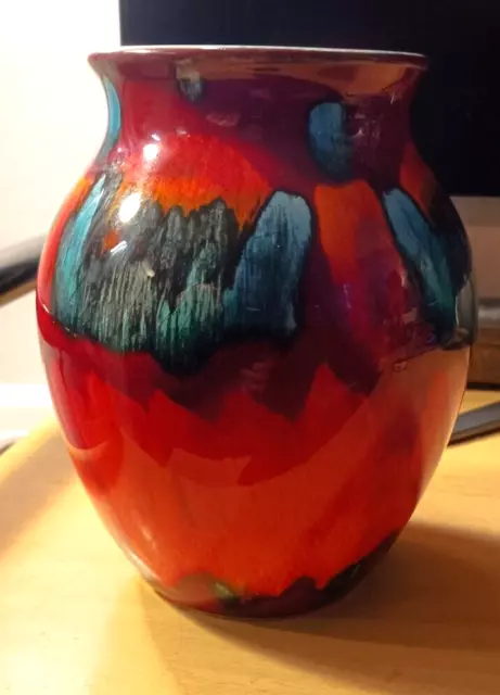 Poole Pottery 16cm Tall Volcano Vase