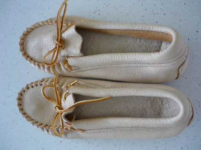 Taos Moccacins   10 1/2-11 Buttery Soft Natural Deer Or Lamb Skin Shoes