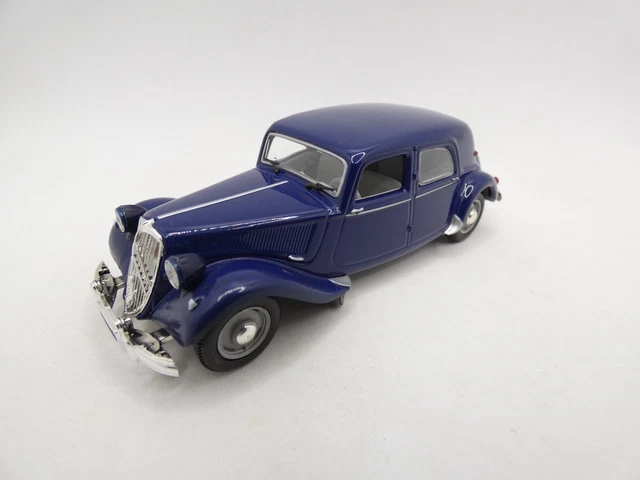 Miniature Norev 1/43 – Citroën Traction 22CV Berline – Bleue – Très Bon état Avec Boîte