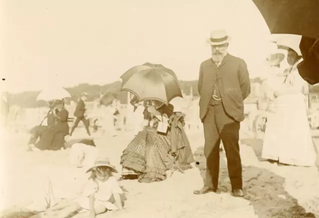 France, Trouville, family on the beach, ca.1900, vintage citrate print vintage