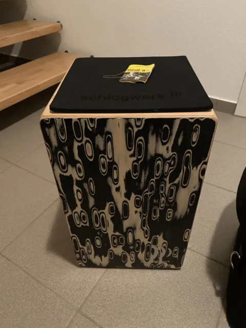 Schlagwerk Cajon La Peru Black Eyes neuwertig mit Tasche