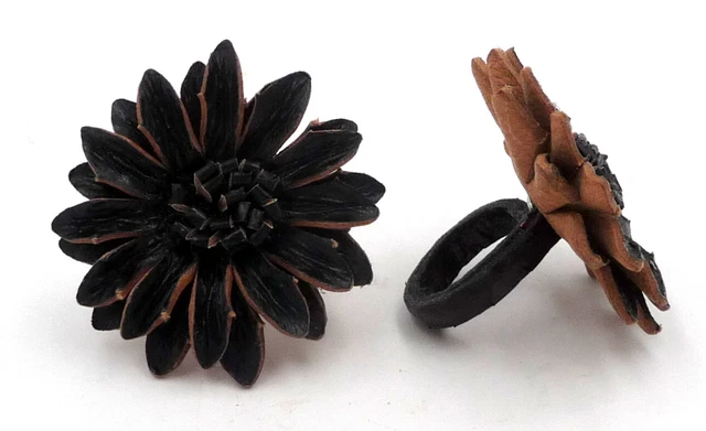 Bague Vintage Fleur Marguerite Rouge En Cuir Peau De Serpent - Taille Réglable