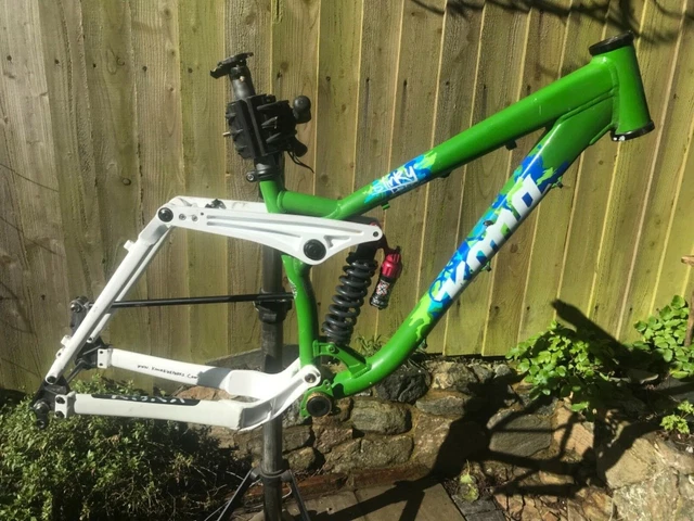 Kona stinky sales green
